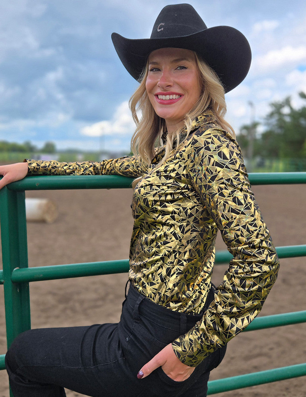 Cowgirl Tuff Gold and Black Iridescent Metallic Pullover Button Up