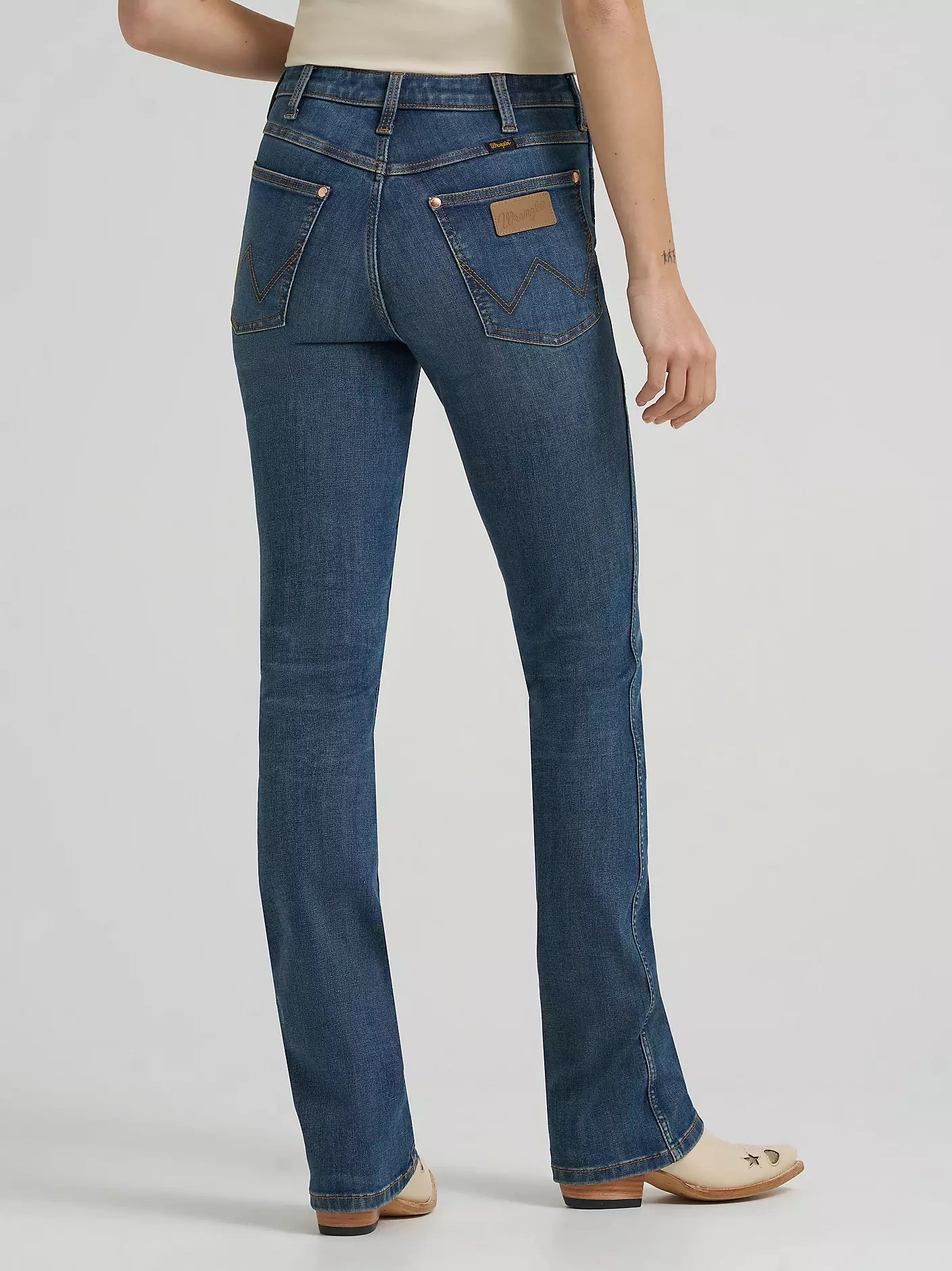 Wrangler X Lainey Wilson Boot Hugger