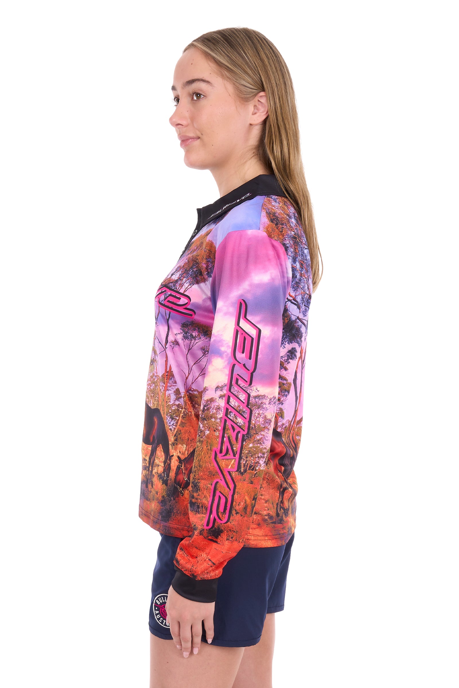 Bullzye Wmns Grazing Horse LS Tee