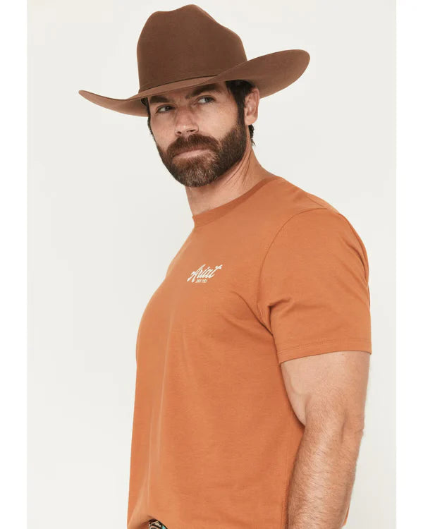 Ariat Mns Coyote Country SS Tee Adobe