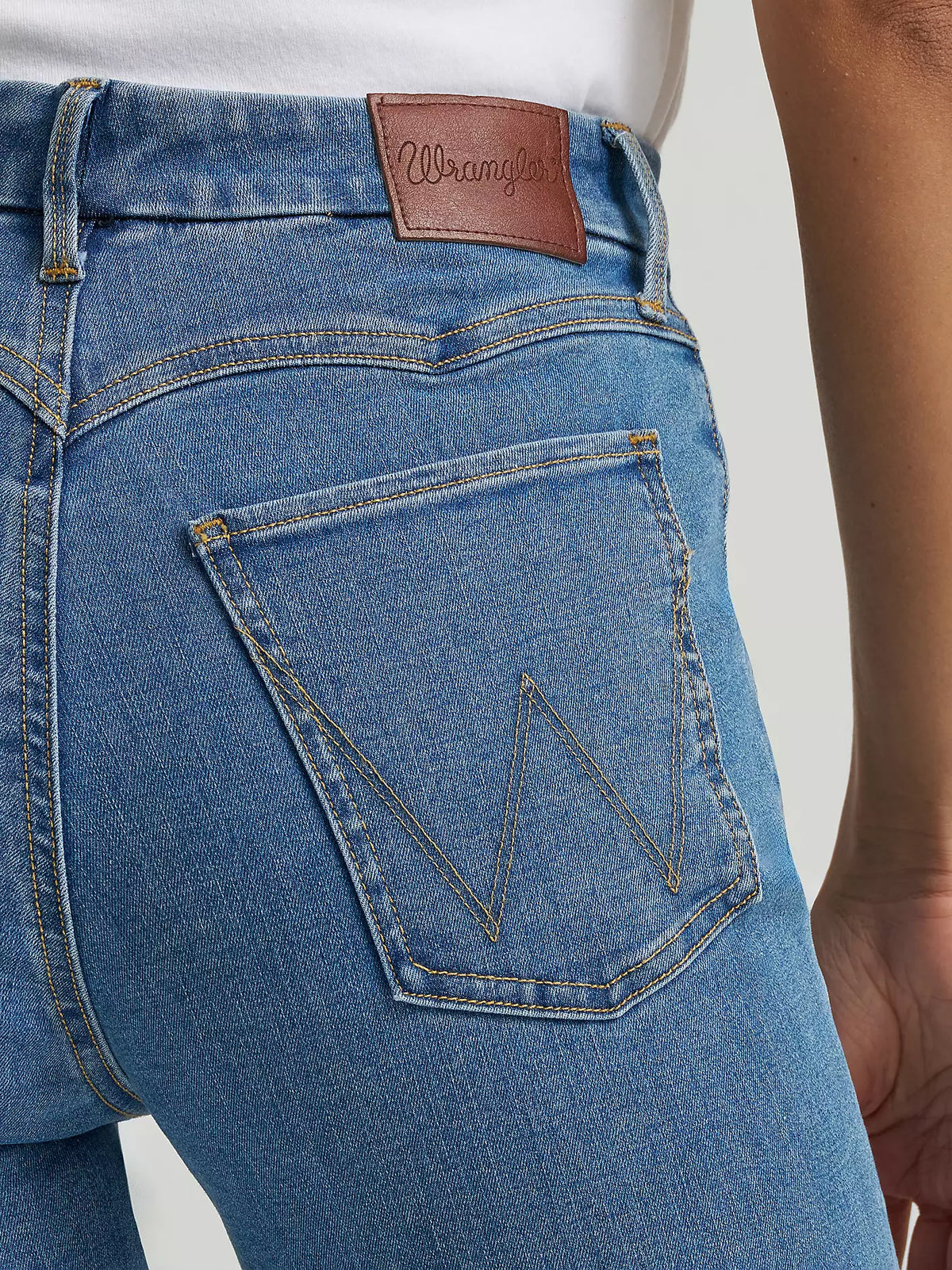 Wrangler Wmns Bespoke High Rise Fashion Flare Jean