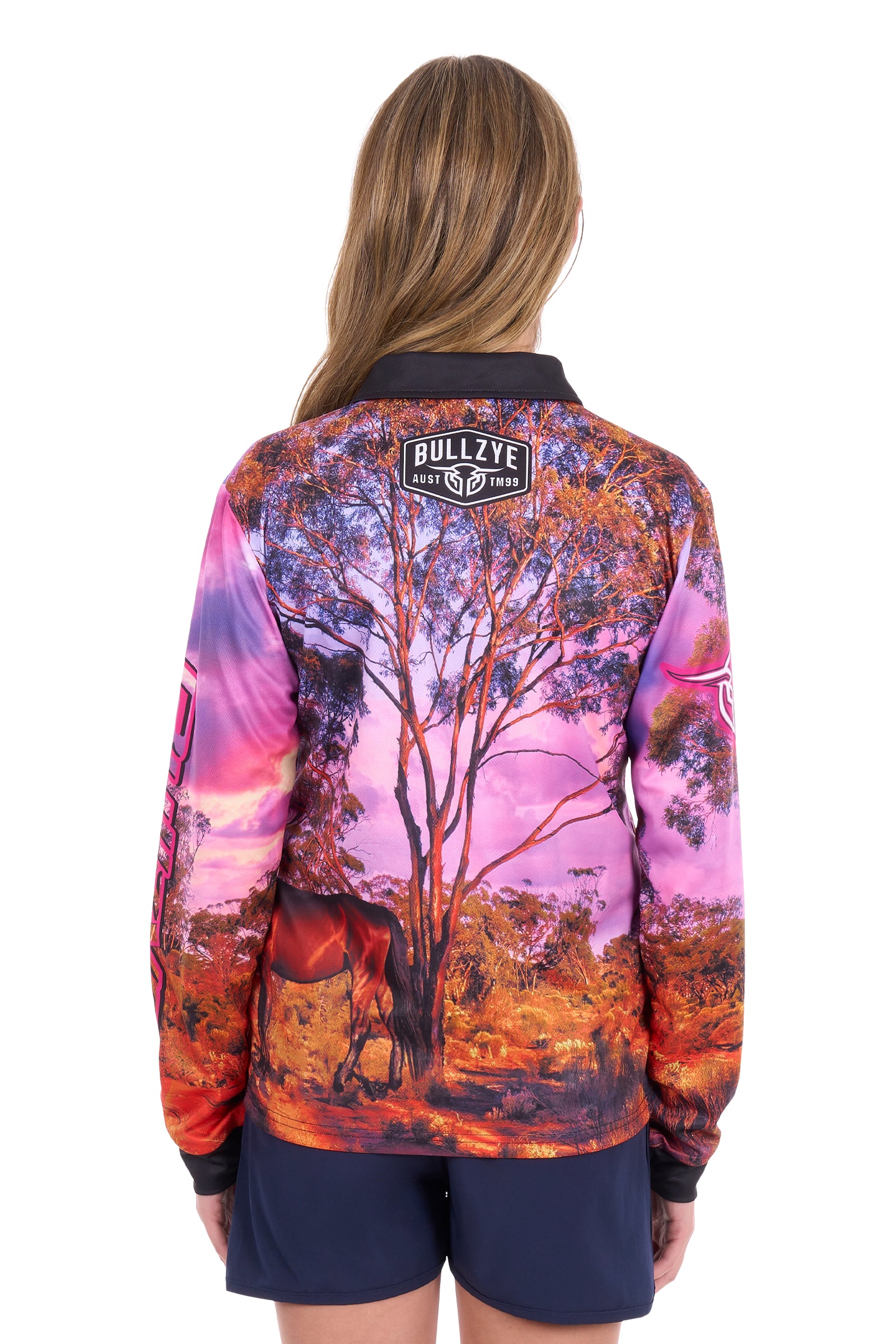 Bullzye Wmns Grazing Horse LS Tee
