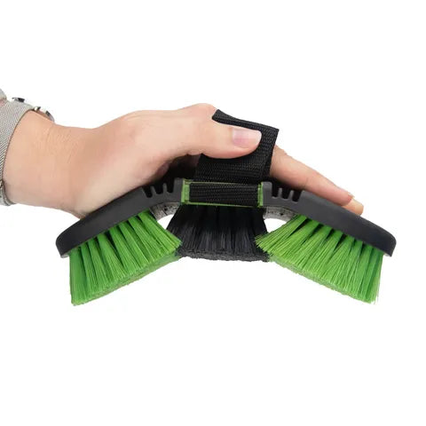 Bainbridge Flexible Body Brush | Saddleworld Ipswich | Horse Supllies | Gromming 