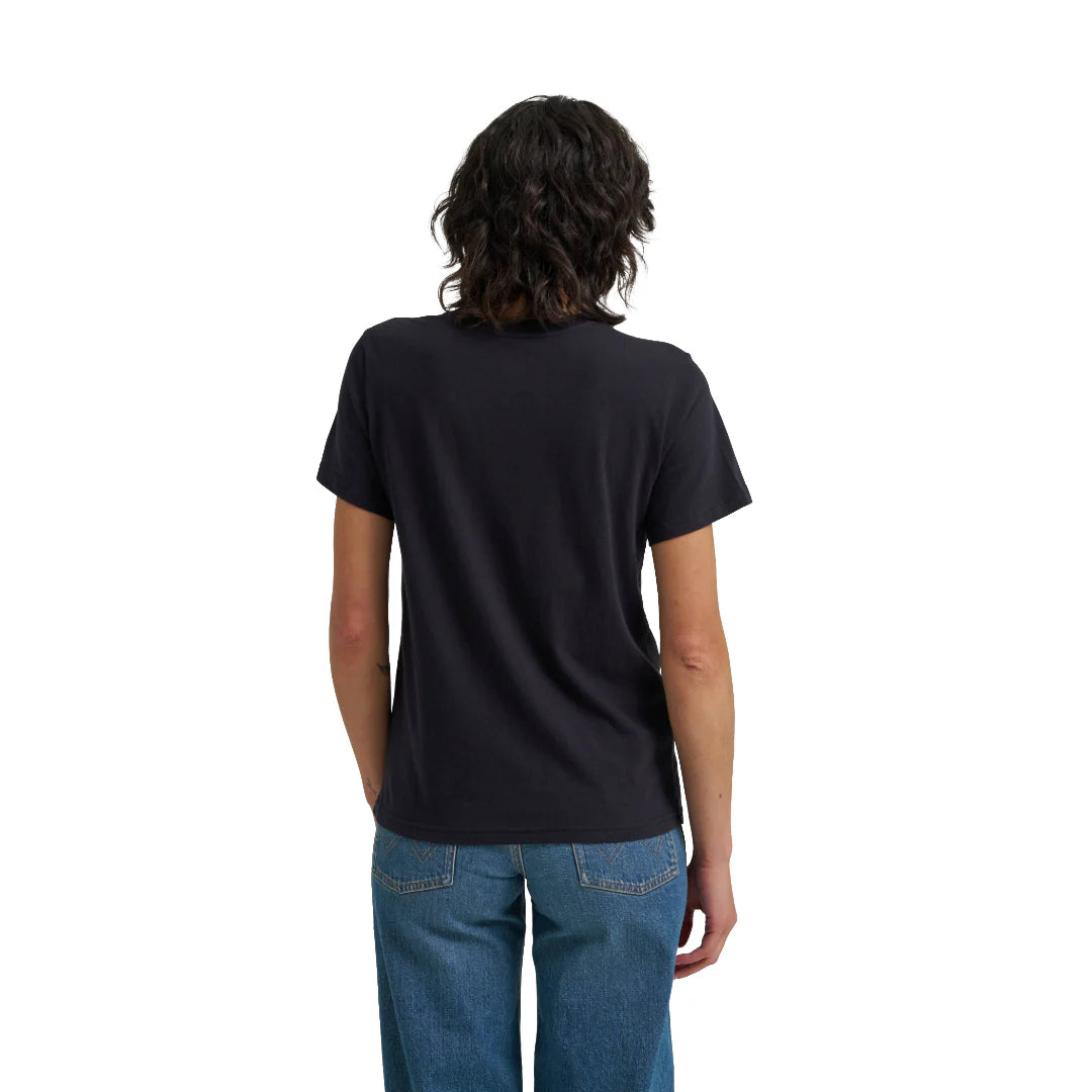 Wrangler Wmns Black Beauty Nostalgia Logo Regular Fit T Shirt