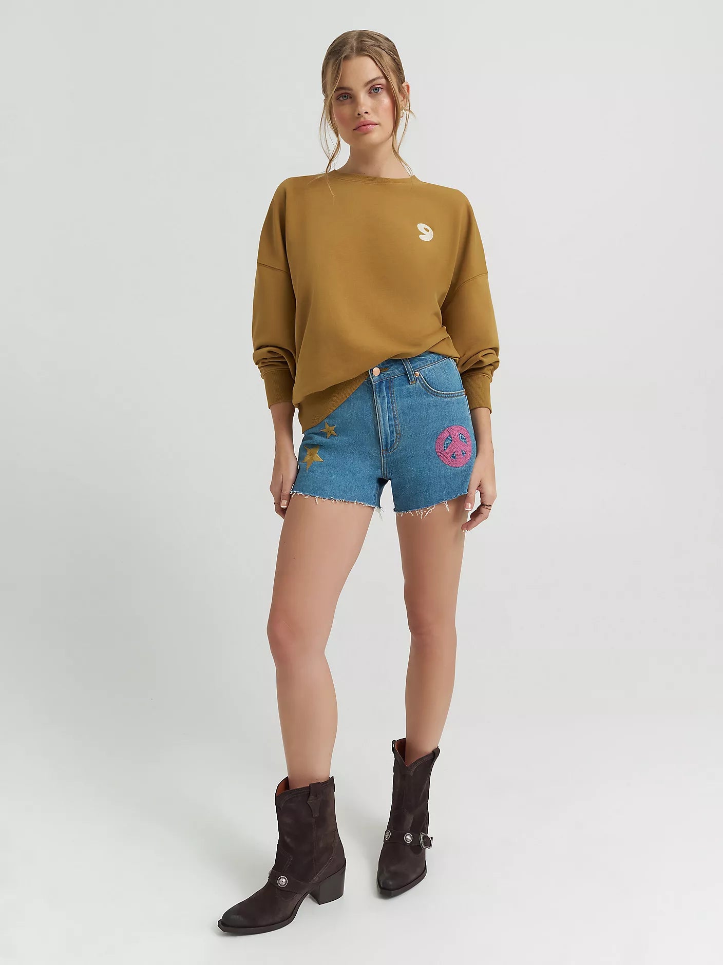 Wrangler X Lainey Wilson Wmns Embroidered Cowboy Short