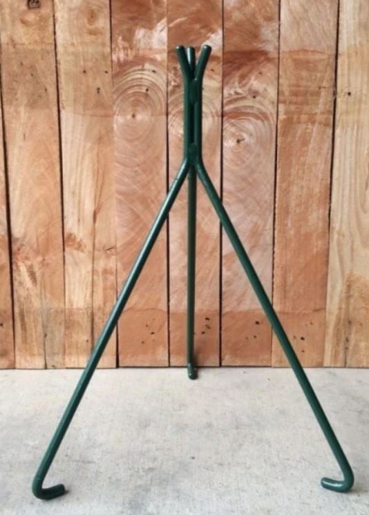 Clarke Tripod Hoof Stand