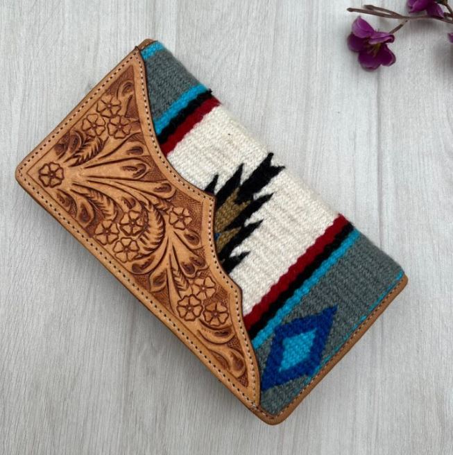 The Design Edge White Saddle Blanket Slim Wallet - EOFY Sale